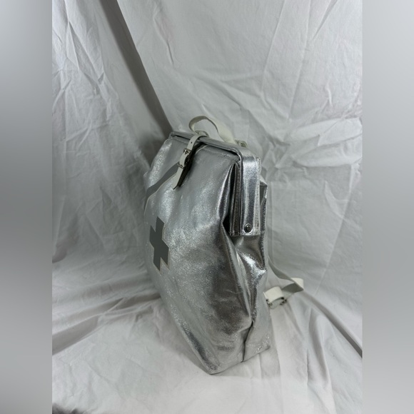 HTF Genuine The Prepster Emergency Backpack fireproof silver metallic - Picture 6 of 16